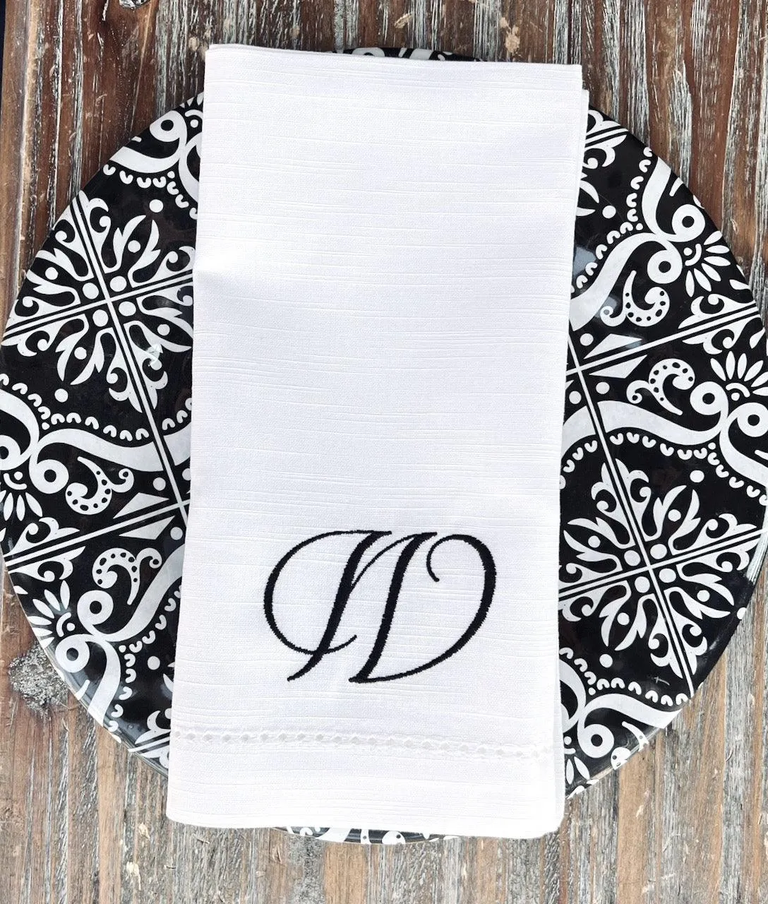 Amanda Script Monogrammed Cloth Dinner Napkins - Set of 4 napkins