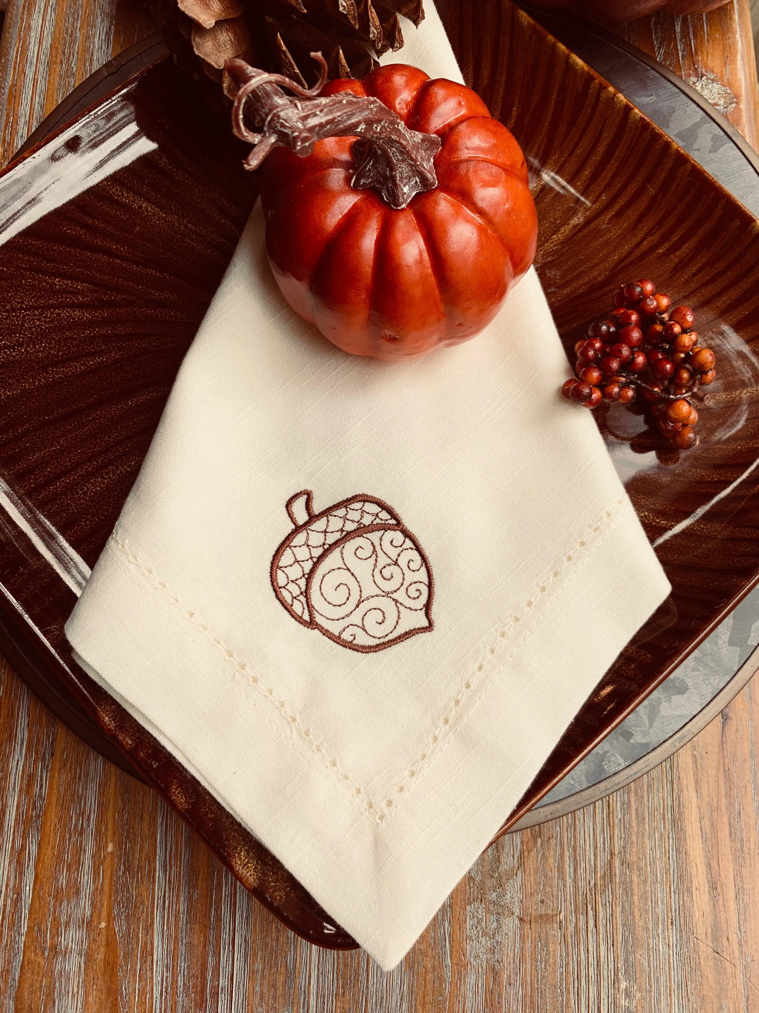 Autumn Acorns Cloth Napkins - Set of 4 napkins