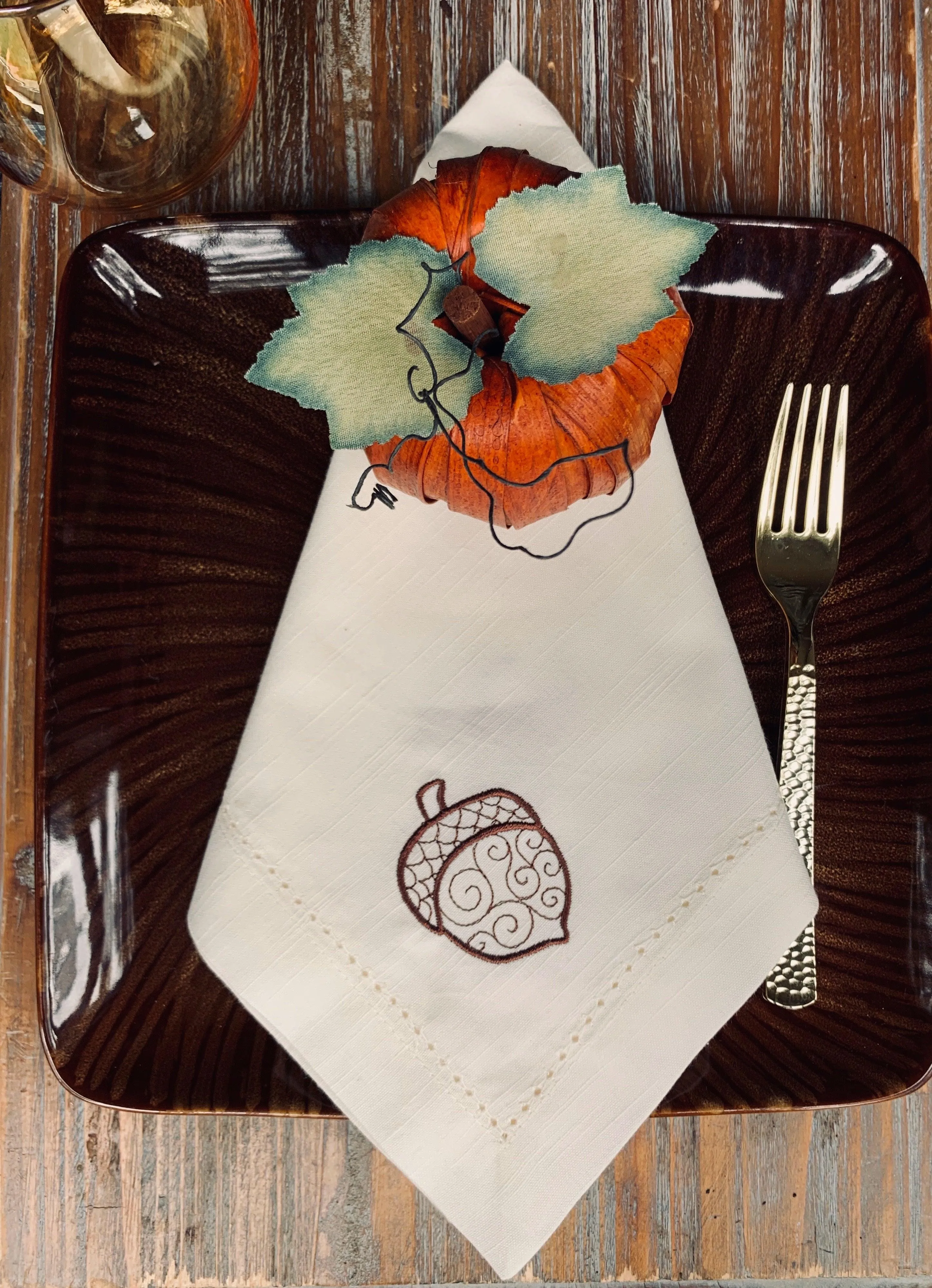 Autumn Acorns Cloth Napkins - Set of 4 napkins