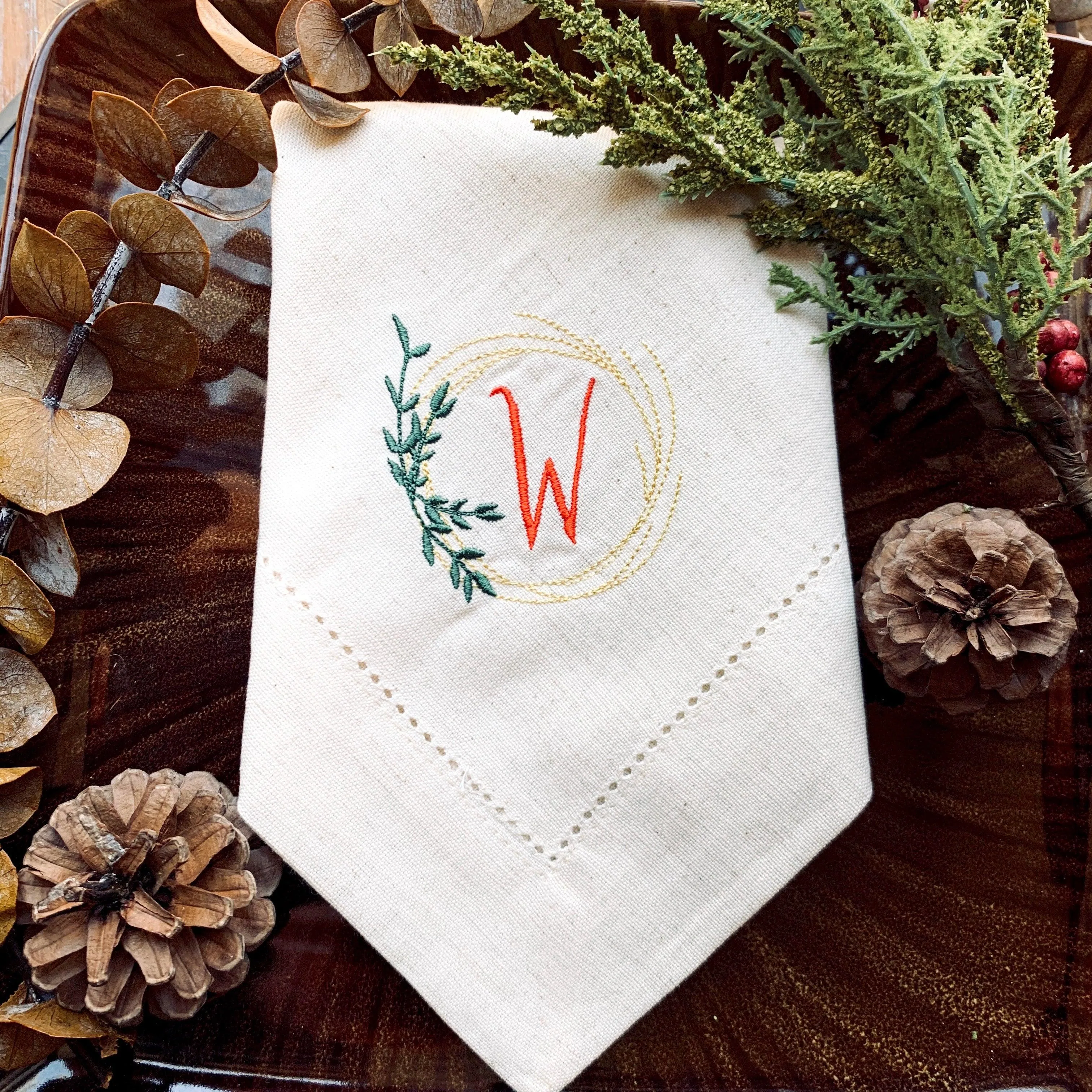 Autumn Leaf Wreath Monogrammed Cloth Napkins - Set of 4 napkins