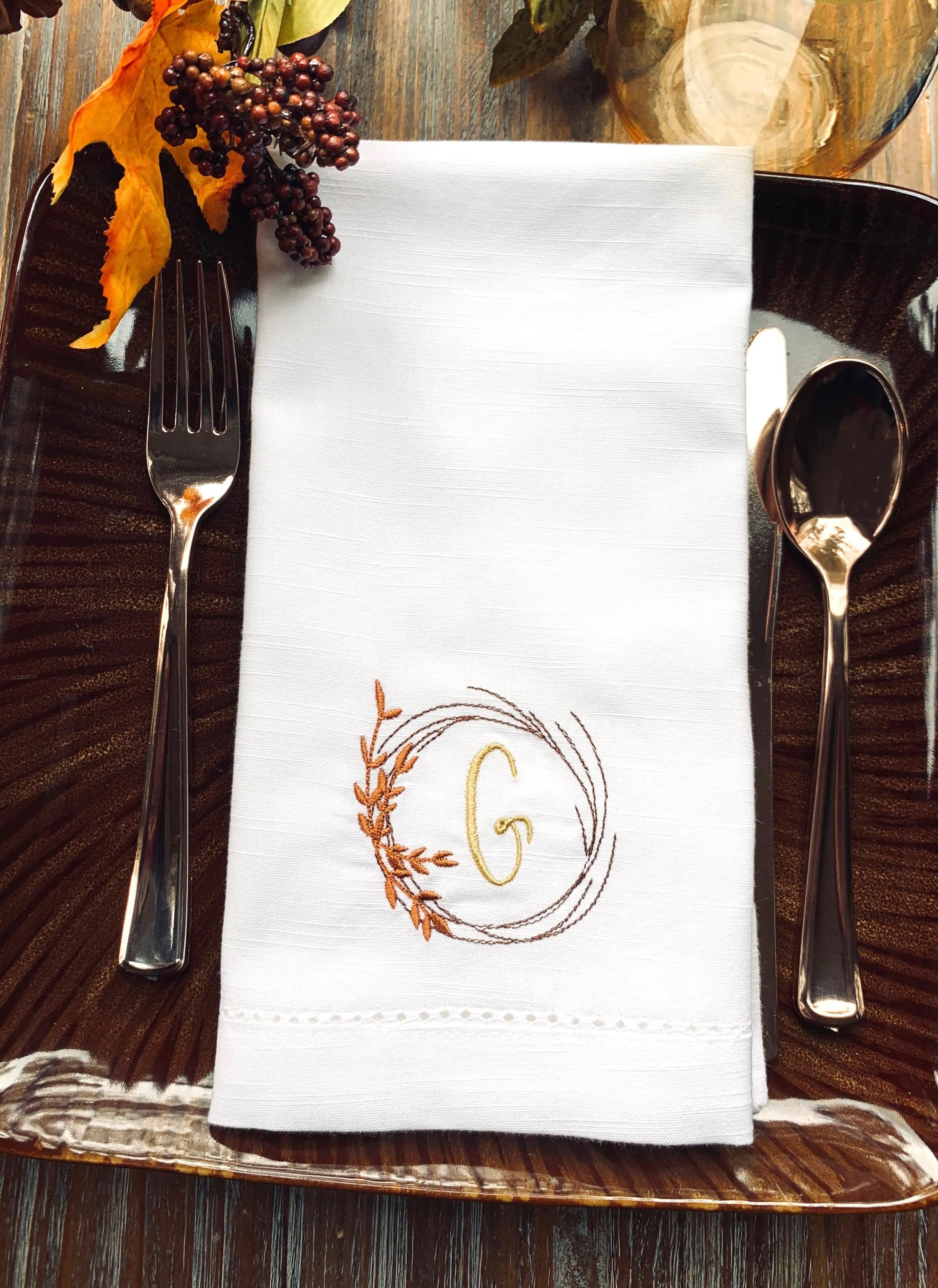 Autumn Leaf Wreath Monogrammed Cloth Napkins - Set of 4 napkins