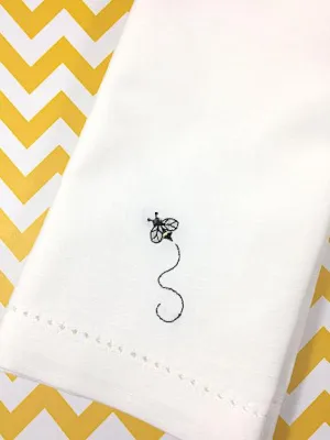 Bee Embroidered Cloth Napkins - Set of 4 napkins