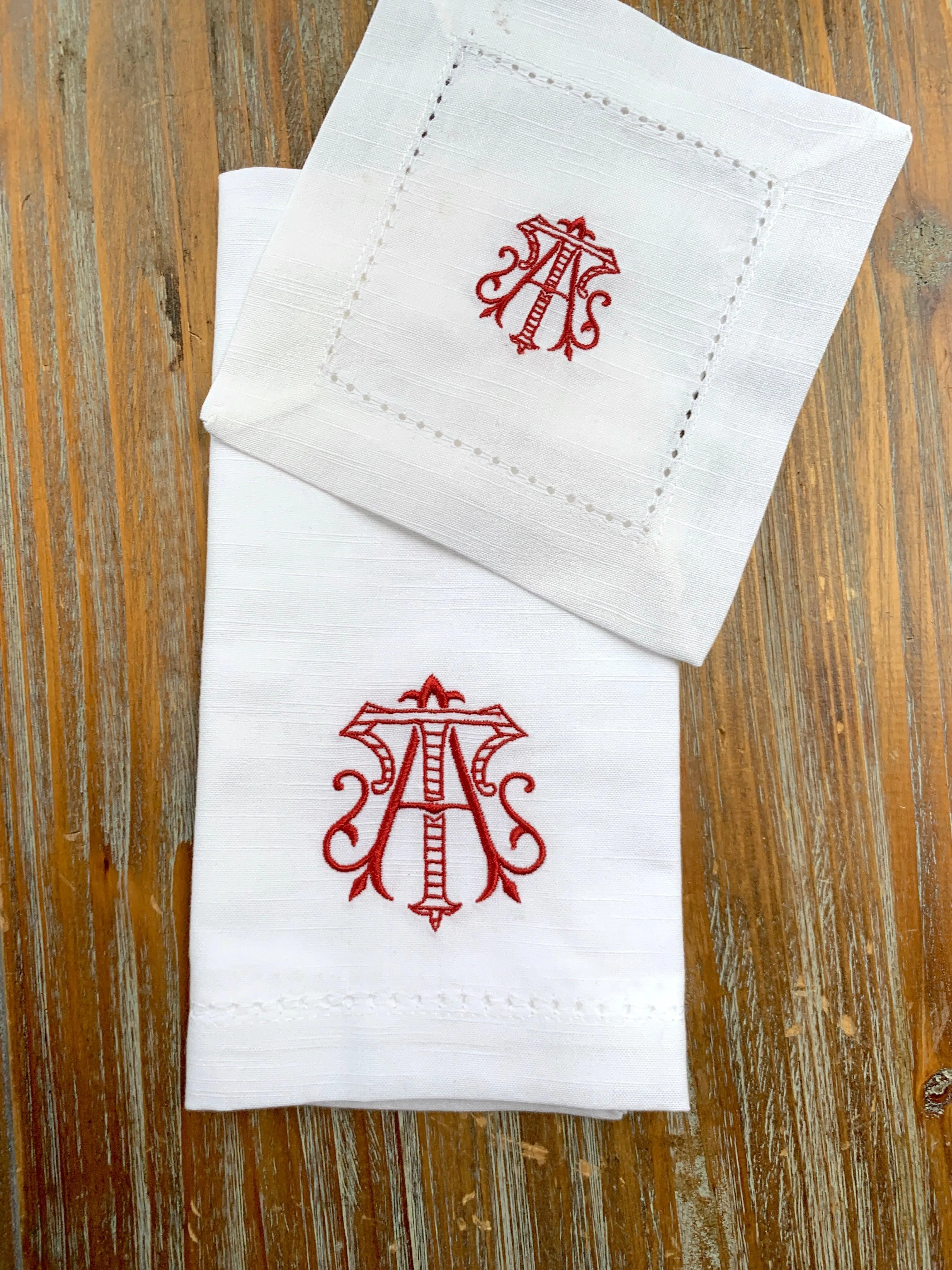 Digitizing Wedding Monogram - Custom Wedding Monogram Cloth Napkins