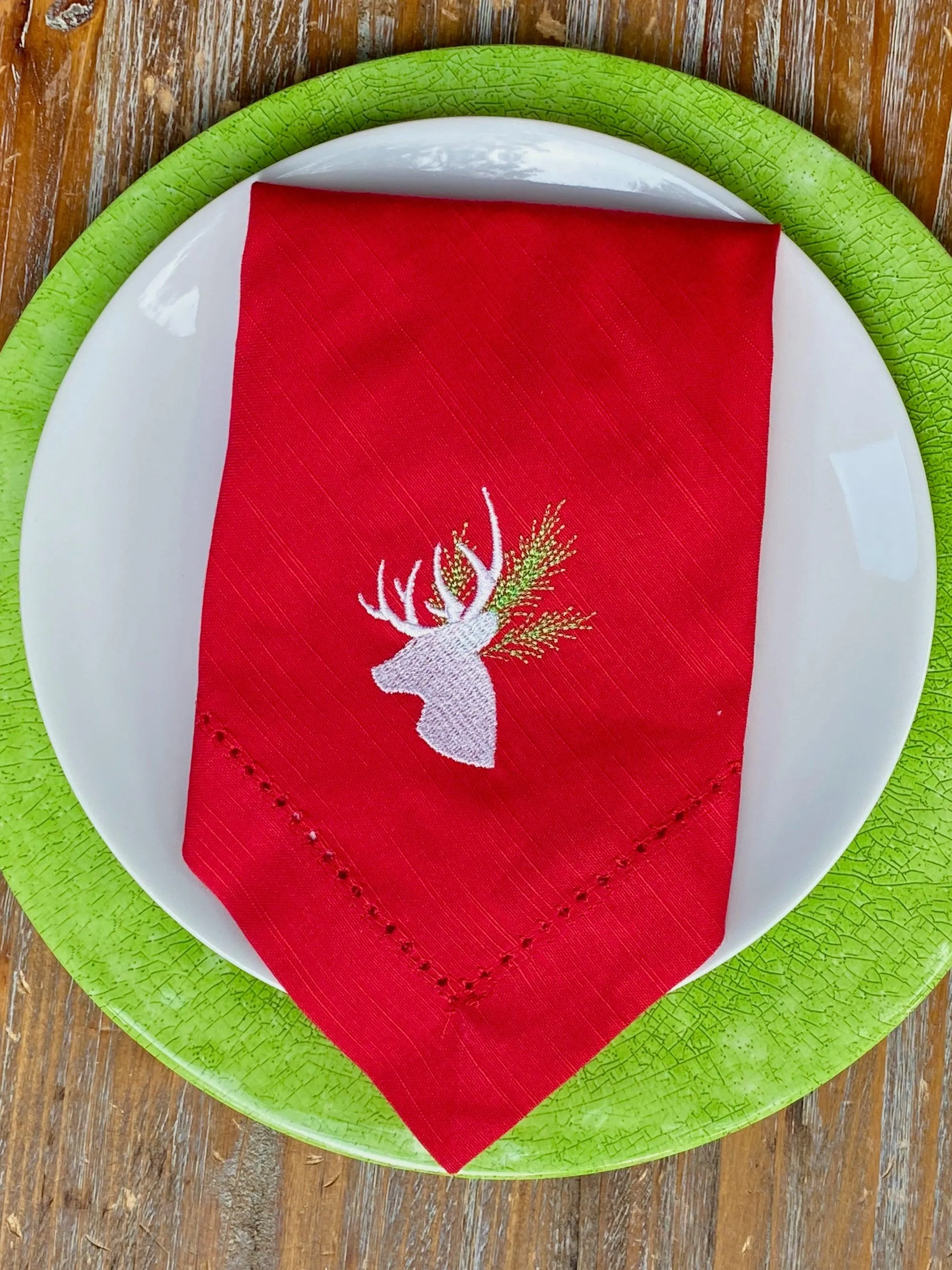 Evergreen Deer Embroidered Cloth Napkins - Set of 4 napkins