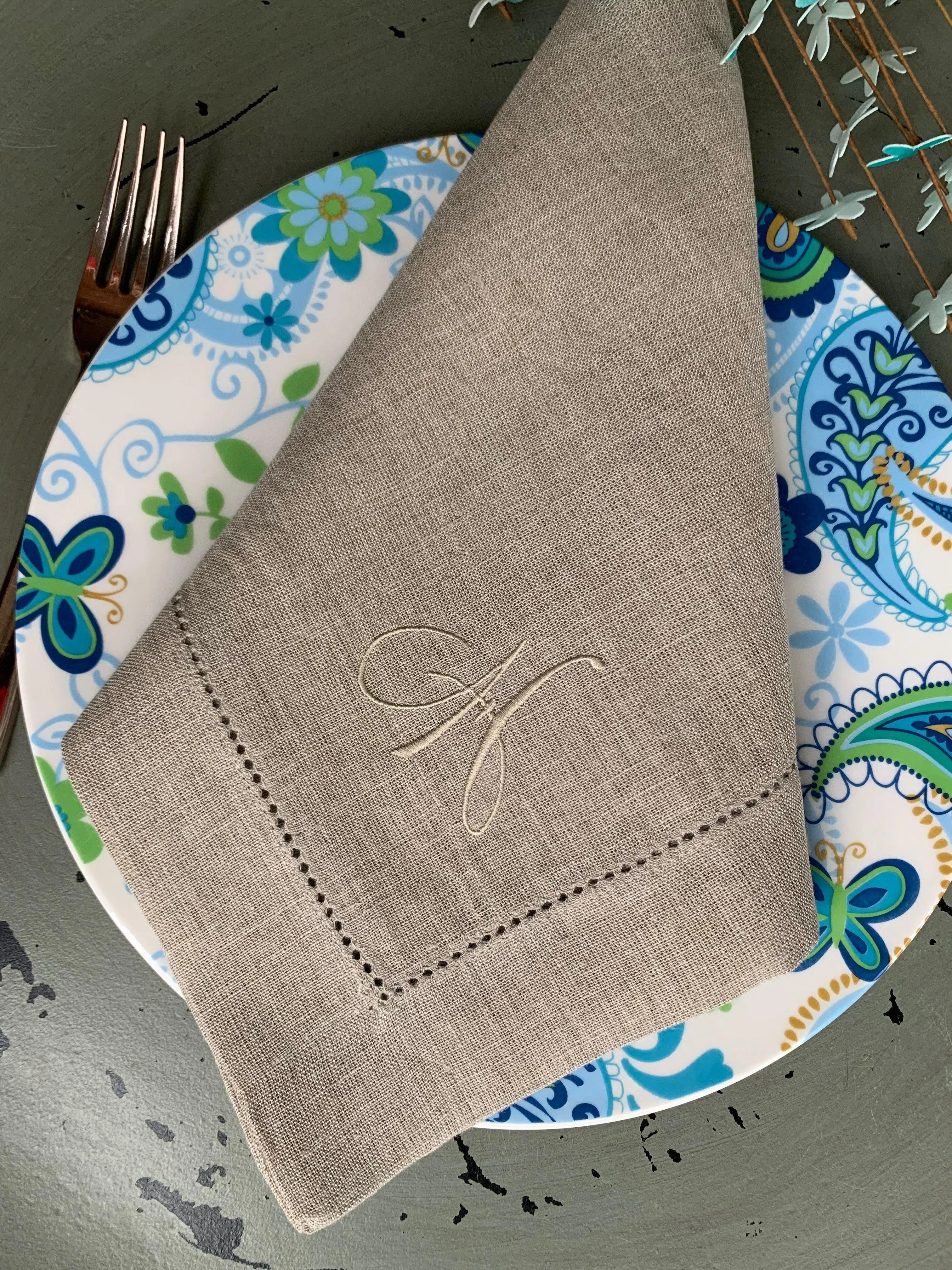 Joy Monogrammed Cloth Dinner Napkins - Set of 4 napkins