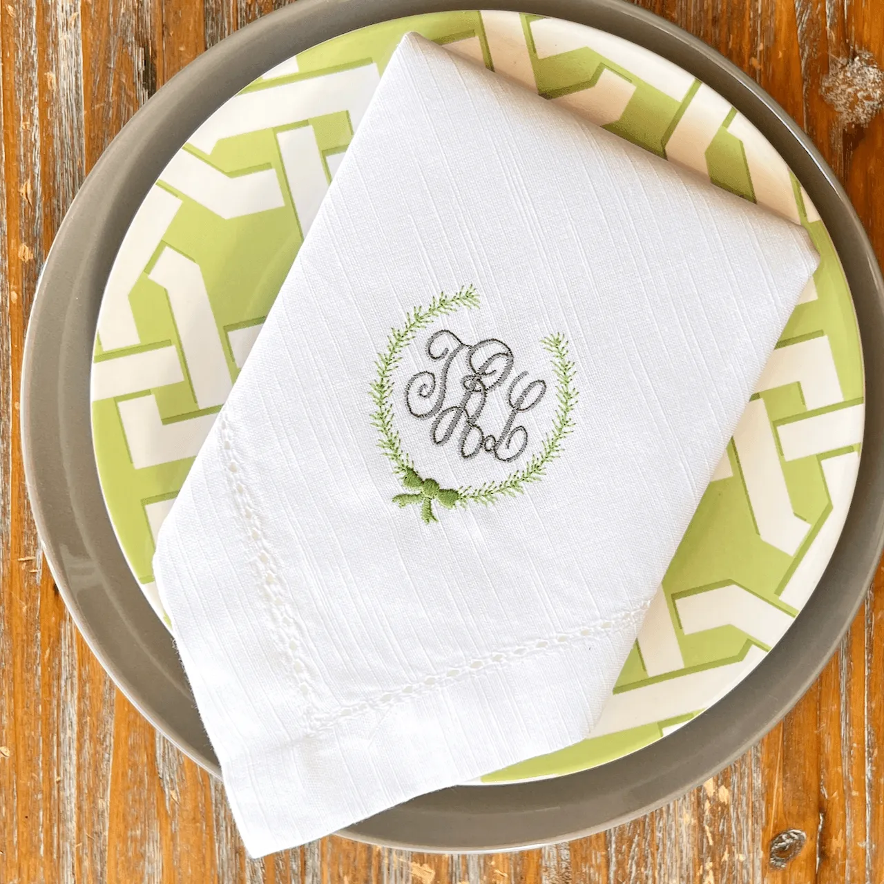 Laurel Bow Monogrammed Embroidered Cloth Napkins - Set of 4 napkins