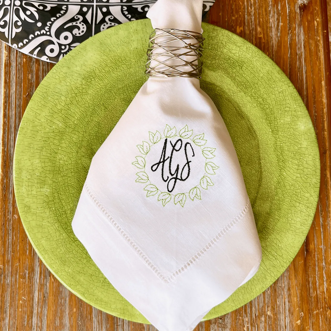 Leaf Wreath Monogrammed Embroidered Cloth Napkins - Set of 4 napkins