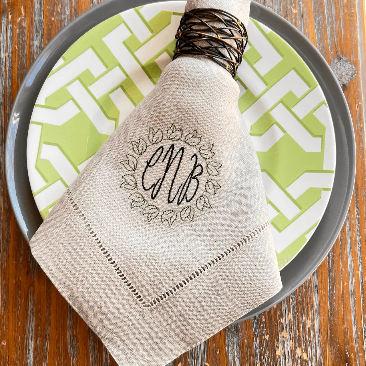 Leaf Wreath Monogrammed Embroidered Cloth Napkins - Set of 4 napkins