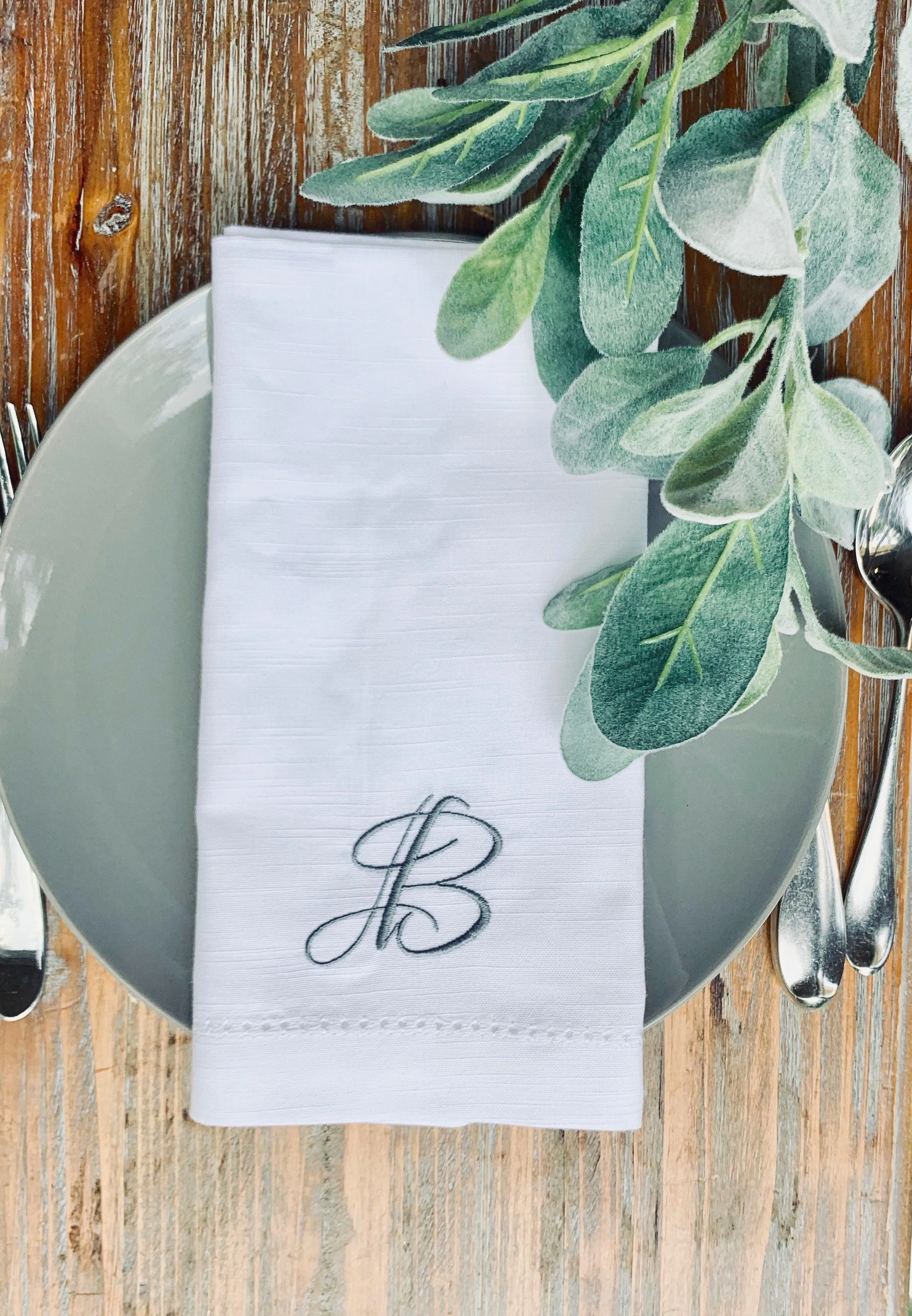 Lucia Monogrammed Cloth Dinner Napkins - Set of 4 napkins