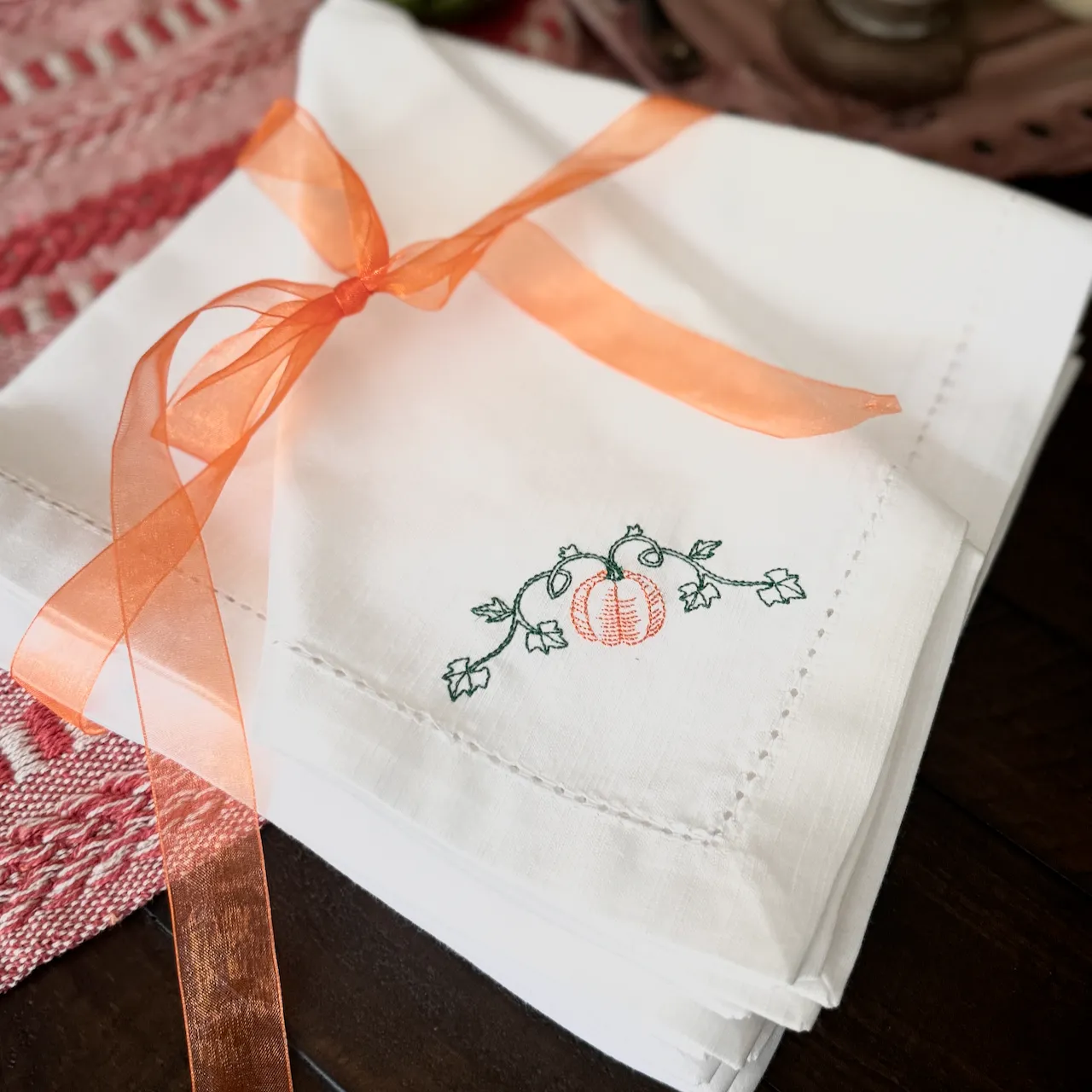 Pumpkin Vine Embroidered Cloth Dinner Napkins - Set of 4 napkins