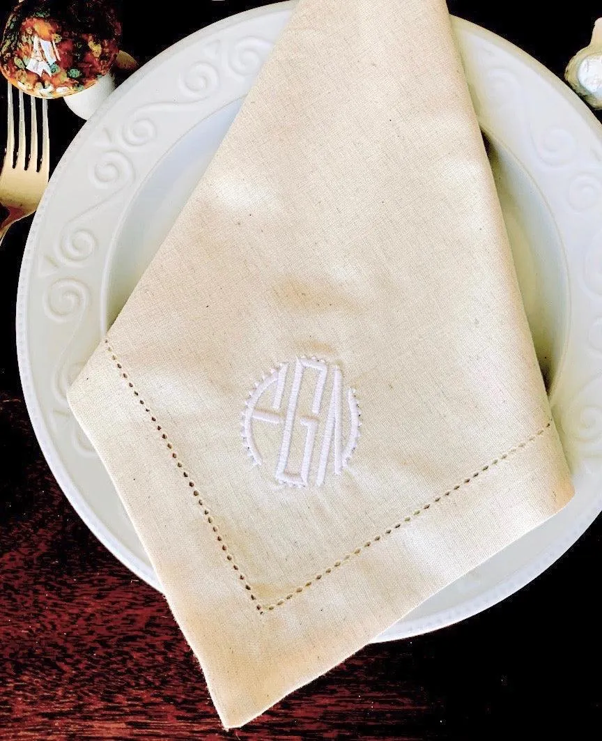 Scallop Monogrammed Cloth Dinner Napkins - Set of 4 napkins