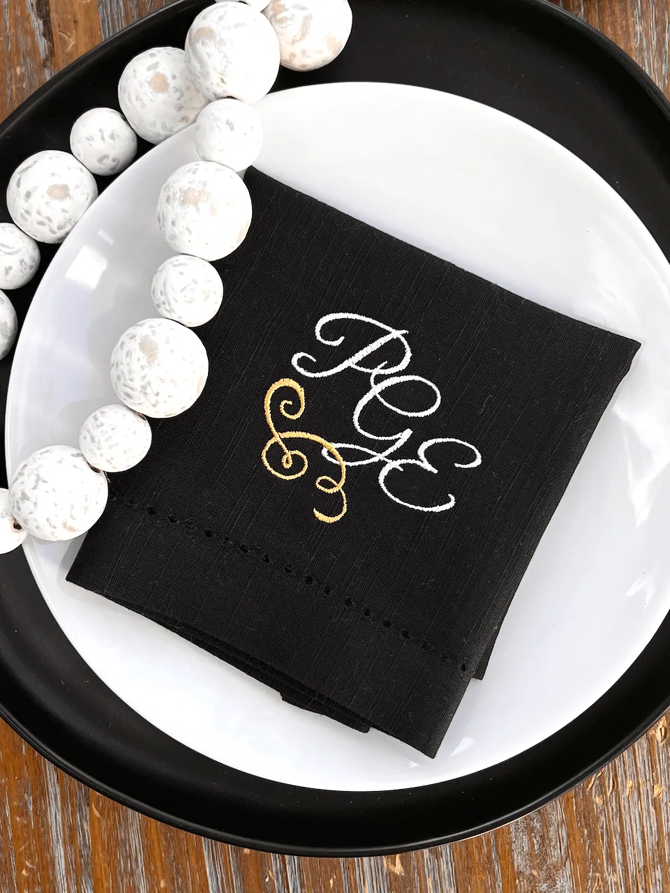 Swirl Monogrammed Embroidered Cloth Napkins - Set of 4 napkins