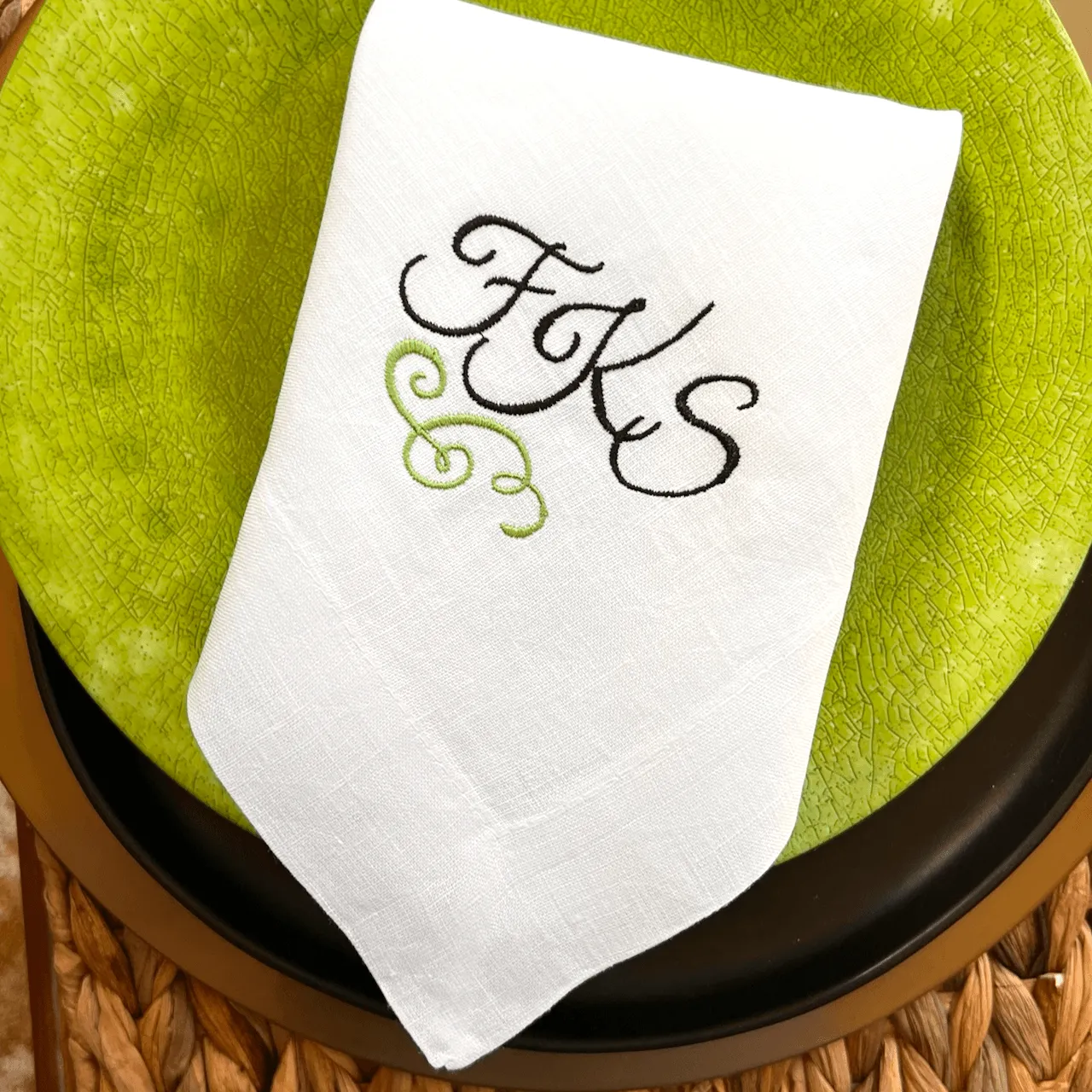 Swirl Monogrammed Embroidered Cloth Napkins - Set of 4 napkins