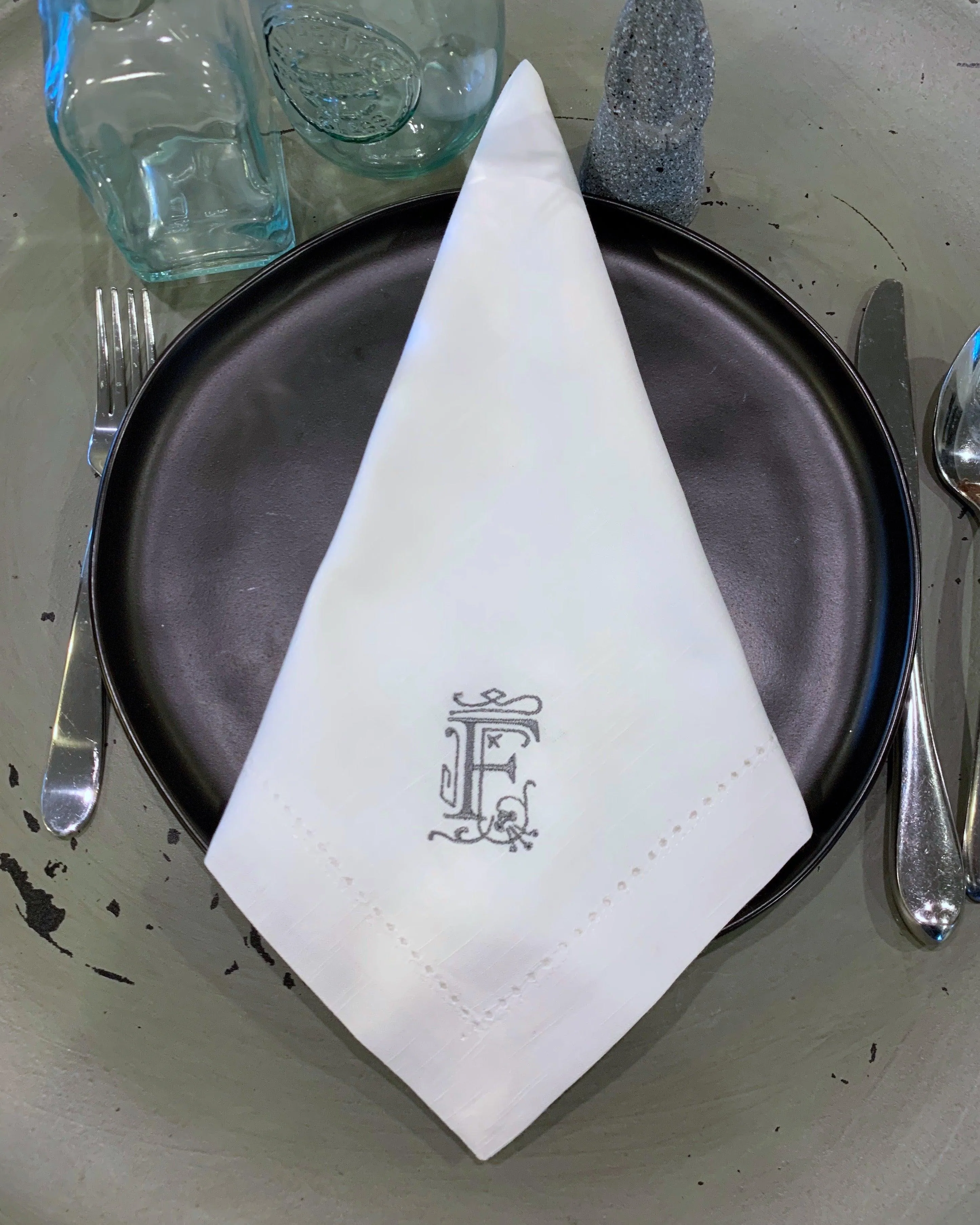 Victoria Monogrammed Embroidered Cloth Dinner Napkins - Set of 4 napkins